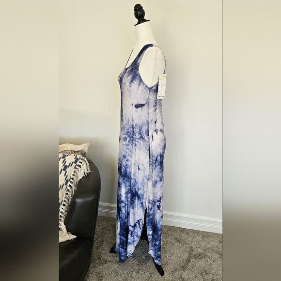 Nwt blue white tie dye maxi dress - Picture 2 of 5